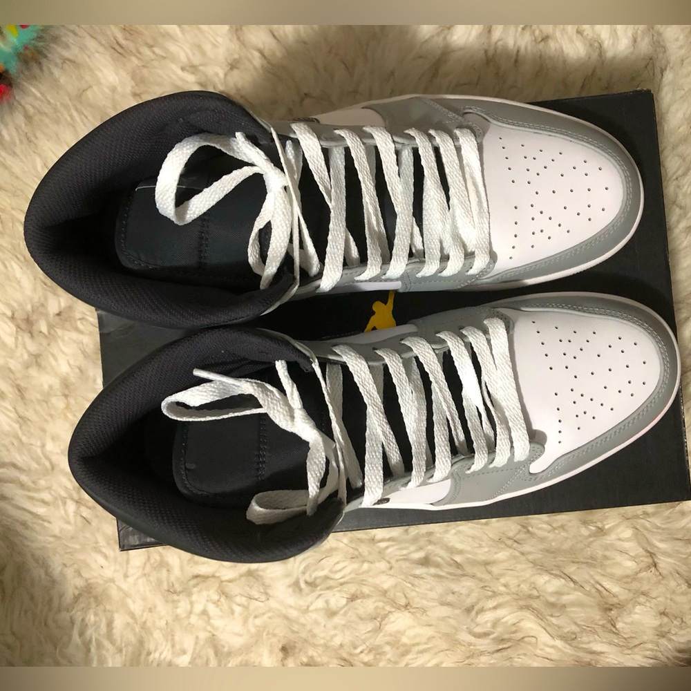 Air Jordan 1 Mid